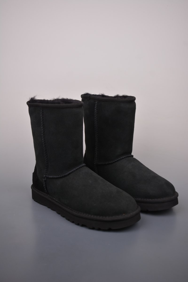 UGG Classic Short II