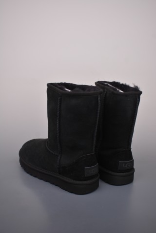 UGG Classic Short II view 2