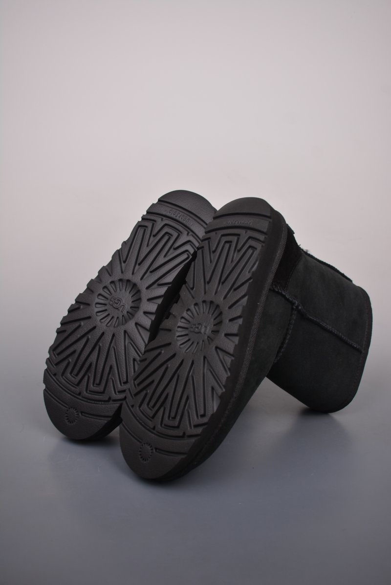 UGG Classic Short II view