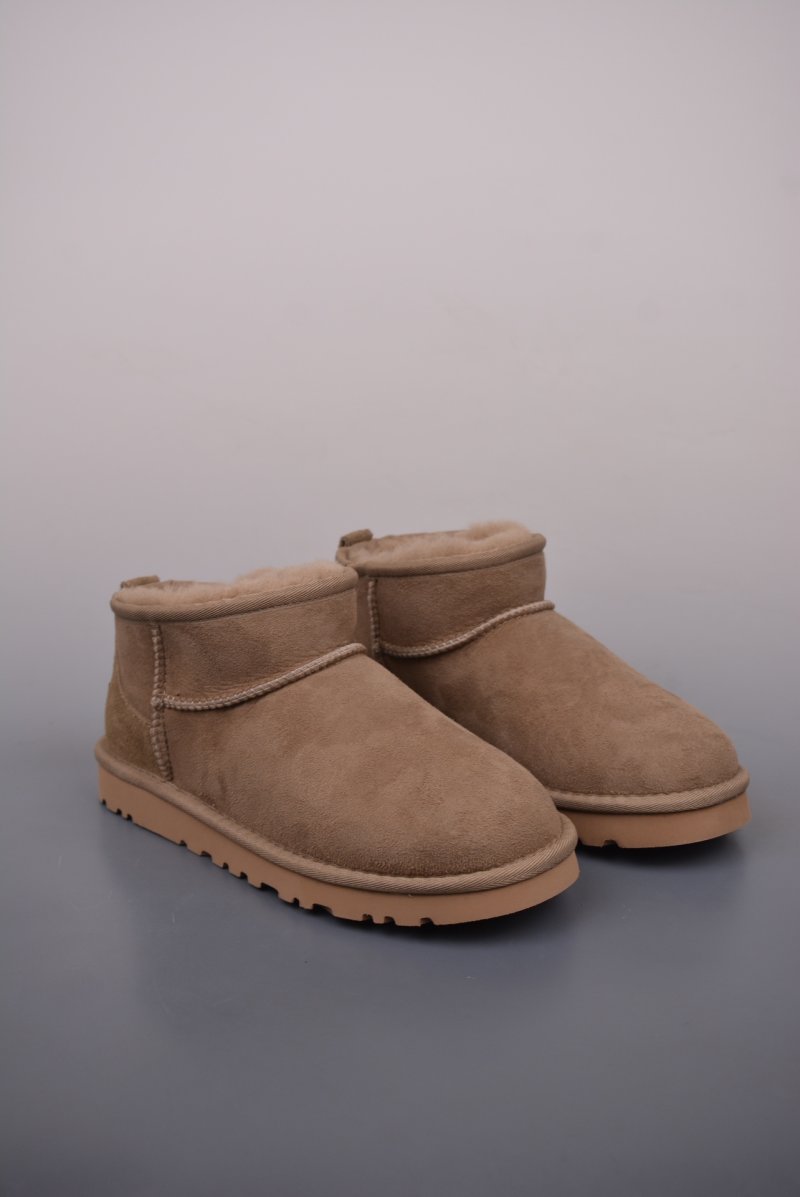 UGG Classic Ultra Mini 'Red'