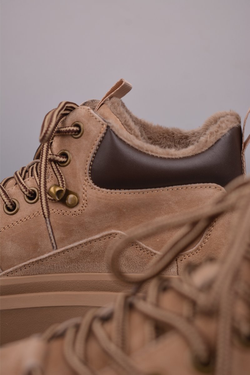 UGG Tasman Weather Hybrid view