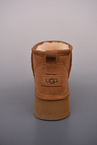 UGG Mini view 4