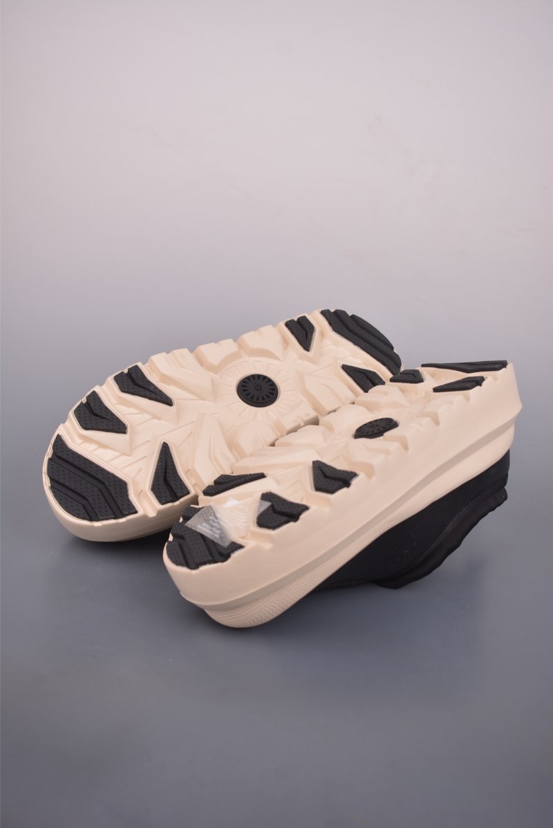 UGG Modern view