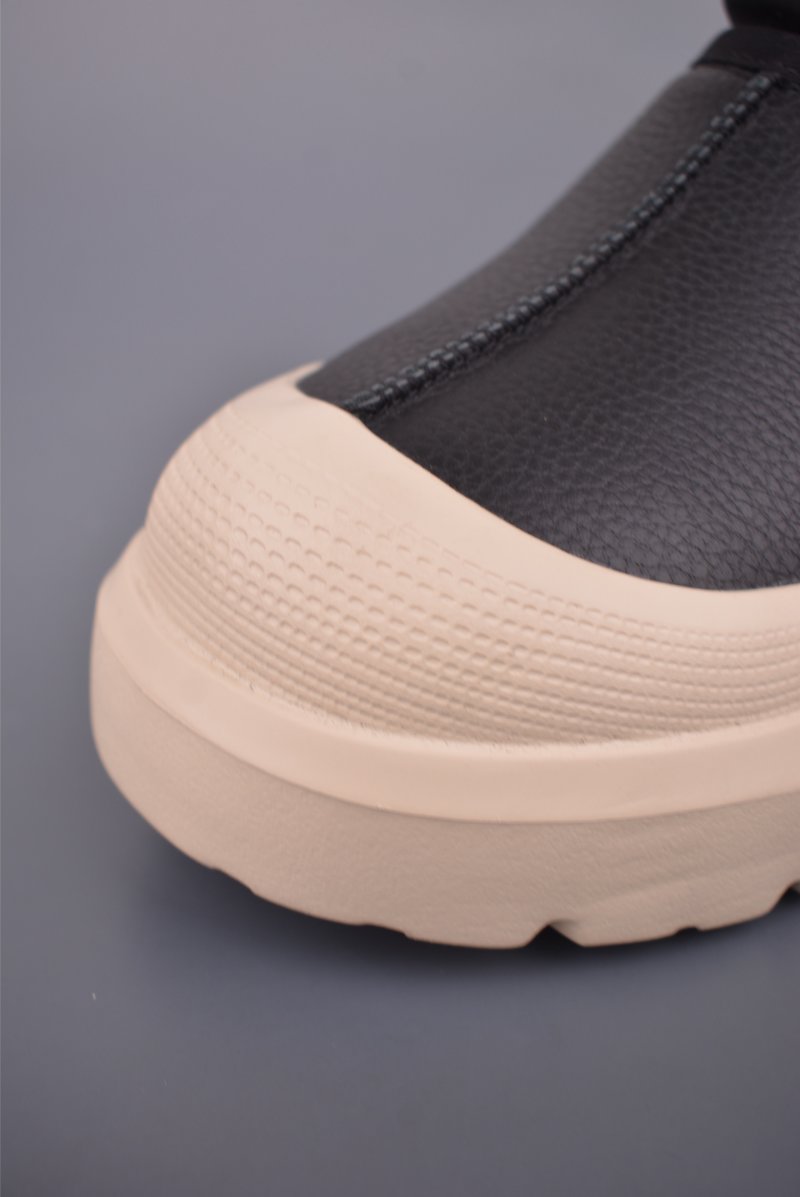 UGG Modern view