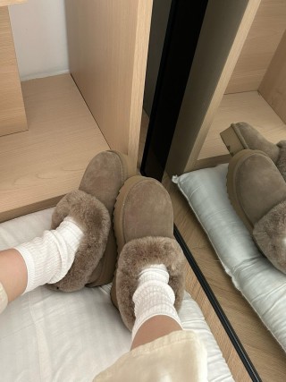 UGG Nita Platform view 5
