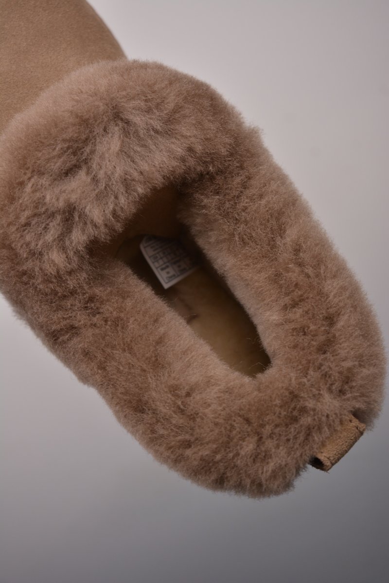 UGG Nita Platform view