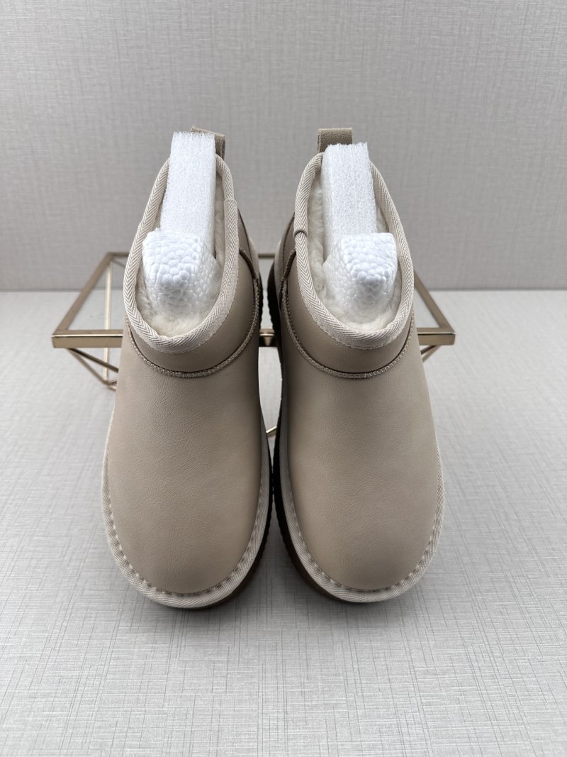 UGG Q11 view