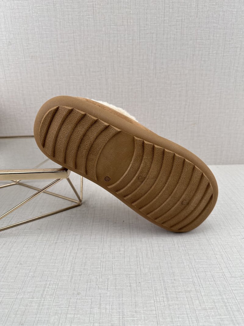 UGG Q11 view