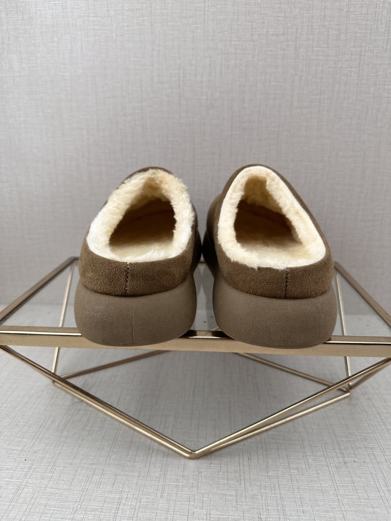 UGG Q11 view