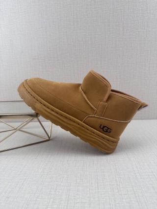 UGG Q11 view 1