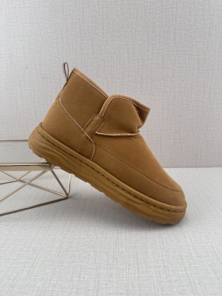 UGG Q11 view 2