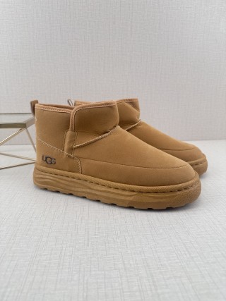 UGG Q11 view 3