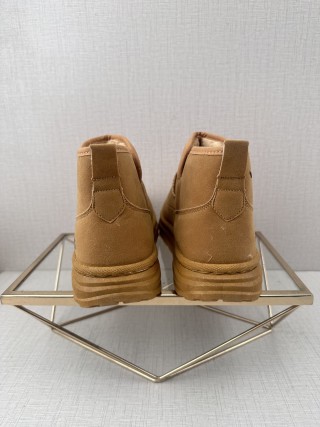 UGG Q11 view 5