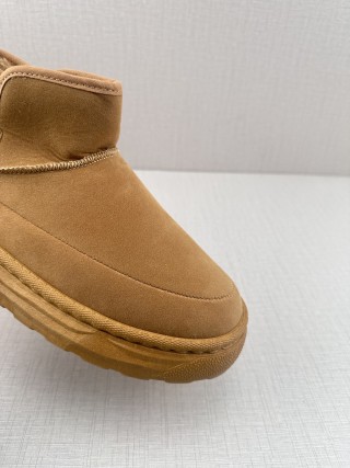 UGG Q11 view 7