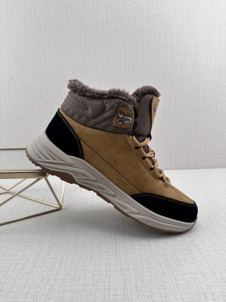 UGG Q11 view 11