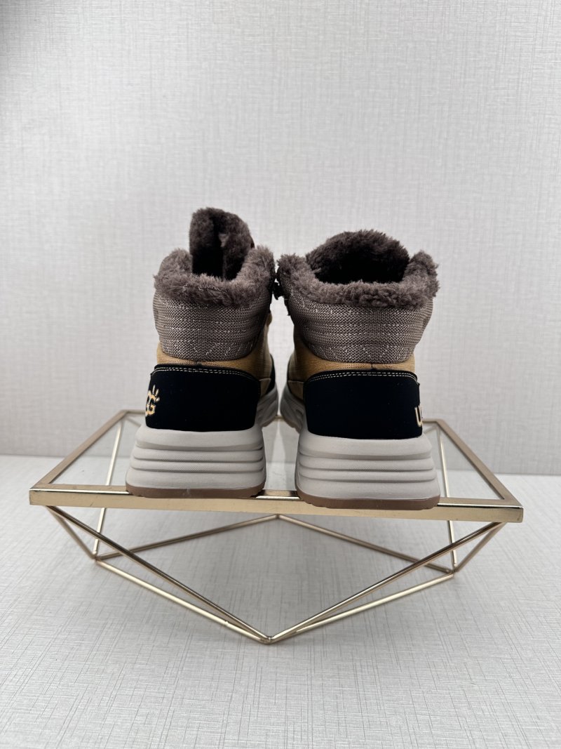 UGG Q11 view
