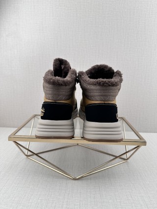 UGG Q11 view 14