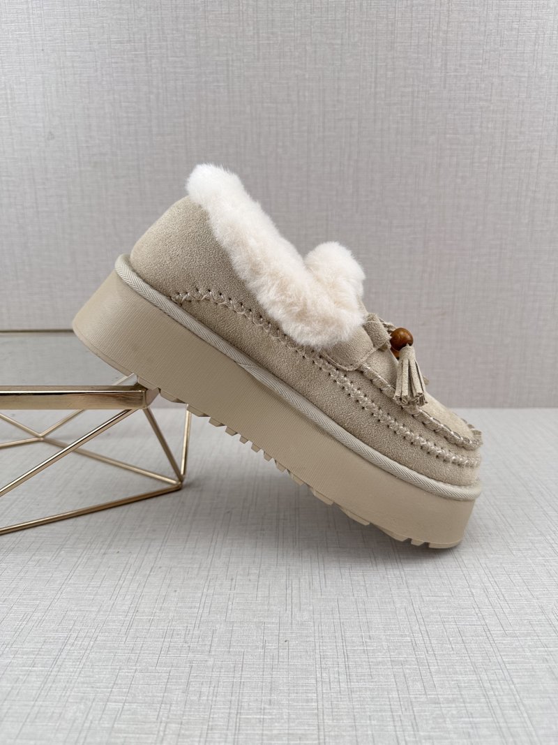 UGG Q11 view