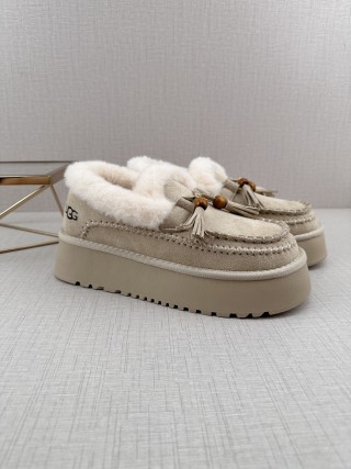 UGG Q11 view 21