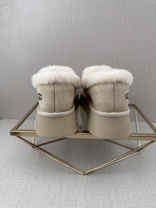 UGG Q11 view 23