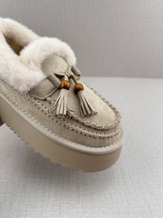 UGG Q11 view 25