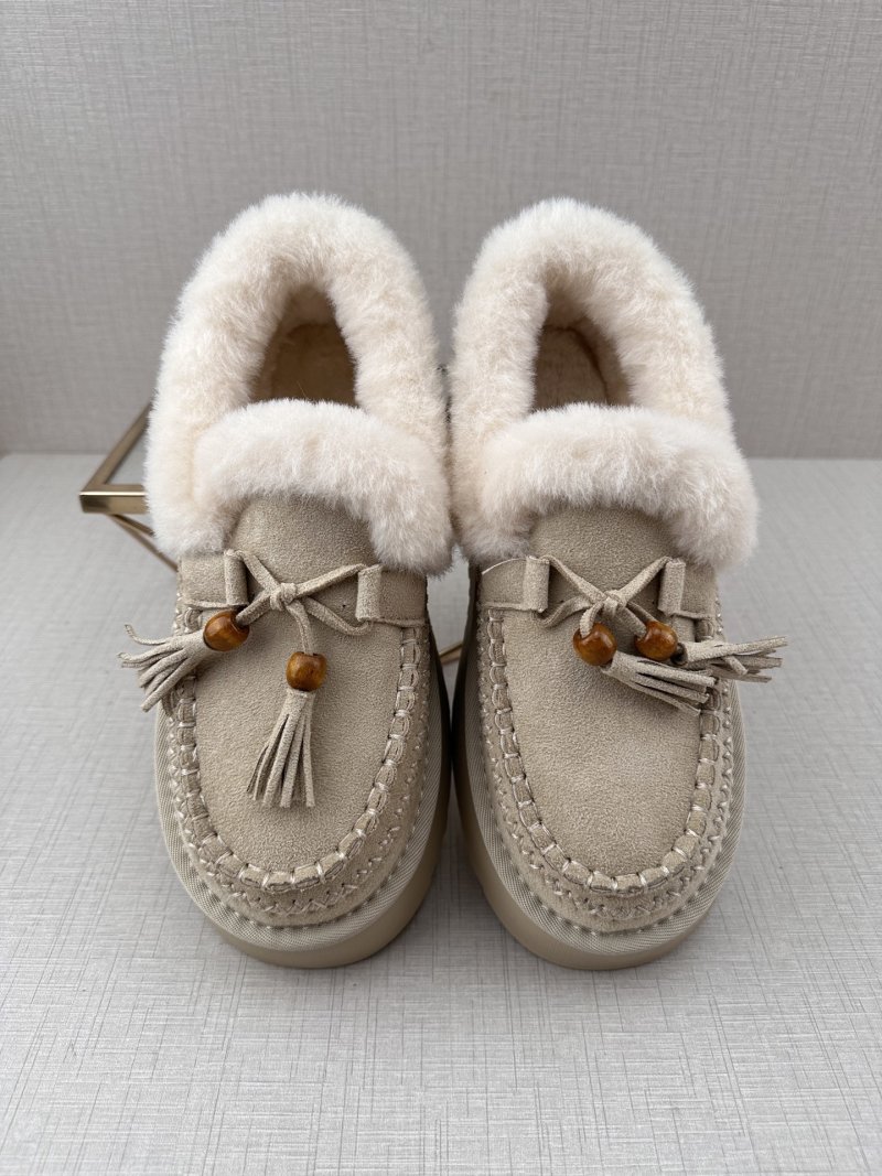 UGG Q11 view