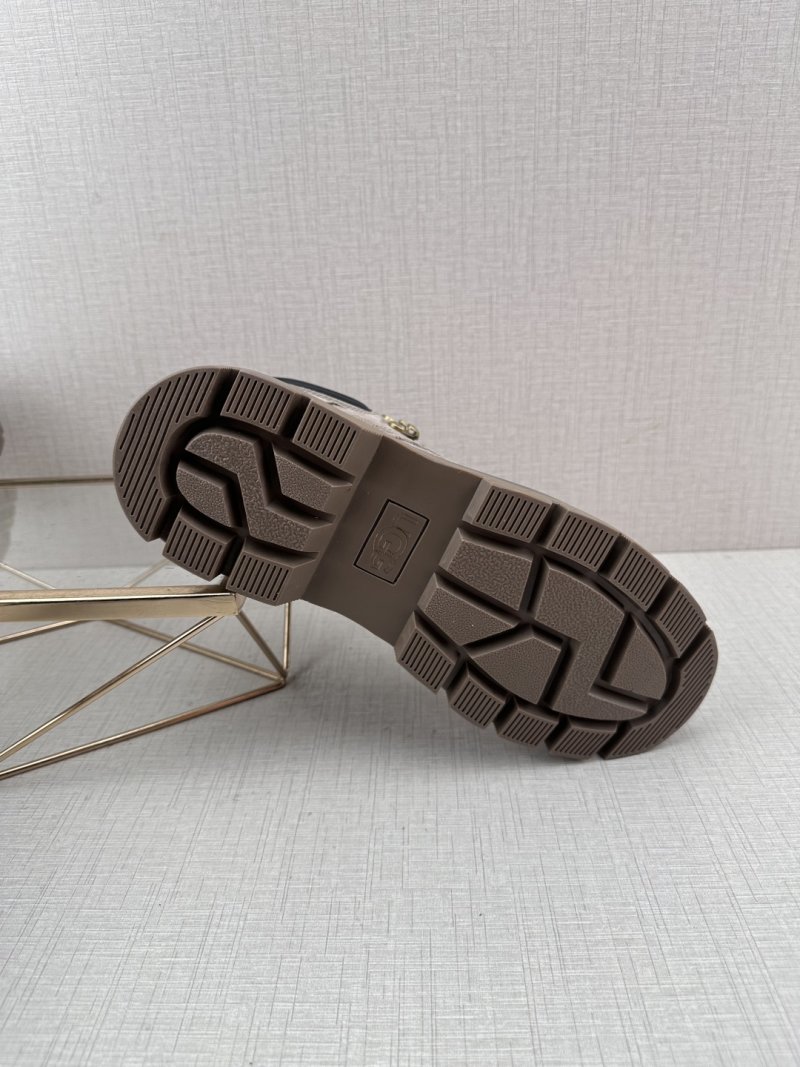 UGG Q11 'Mustard Seed' view