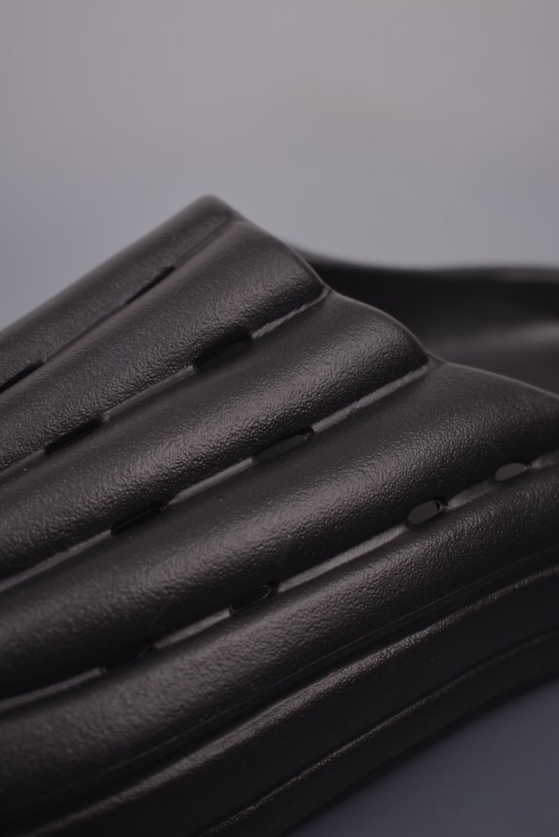 UGG Revive view