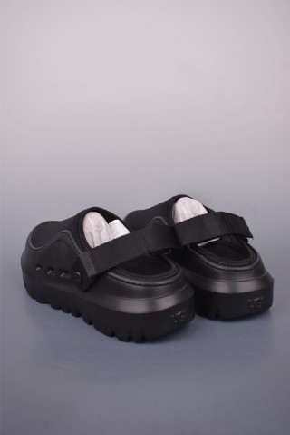 UGG Skta view 2