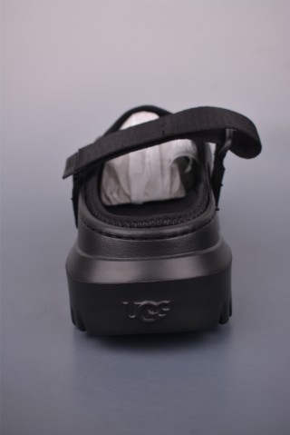 UGG Skta view 4