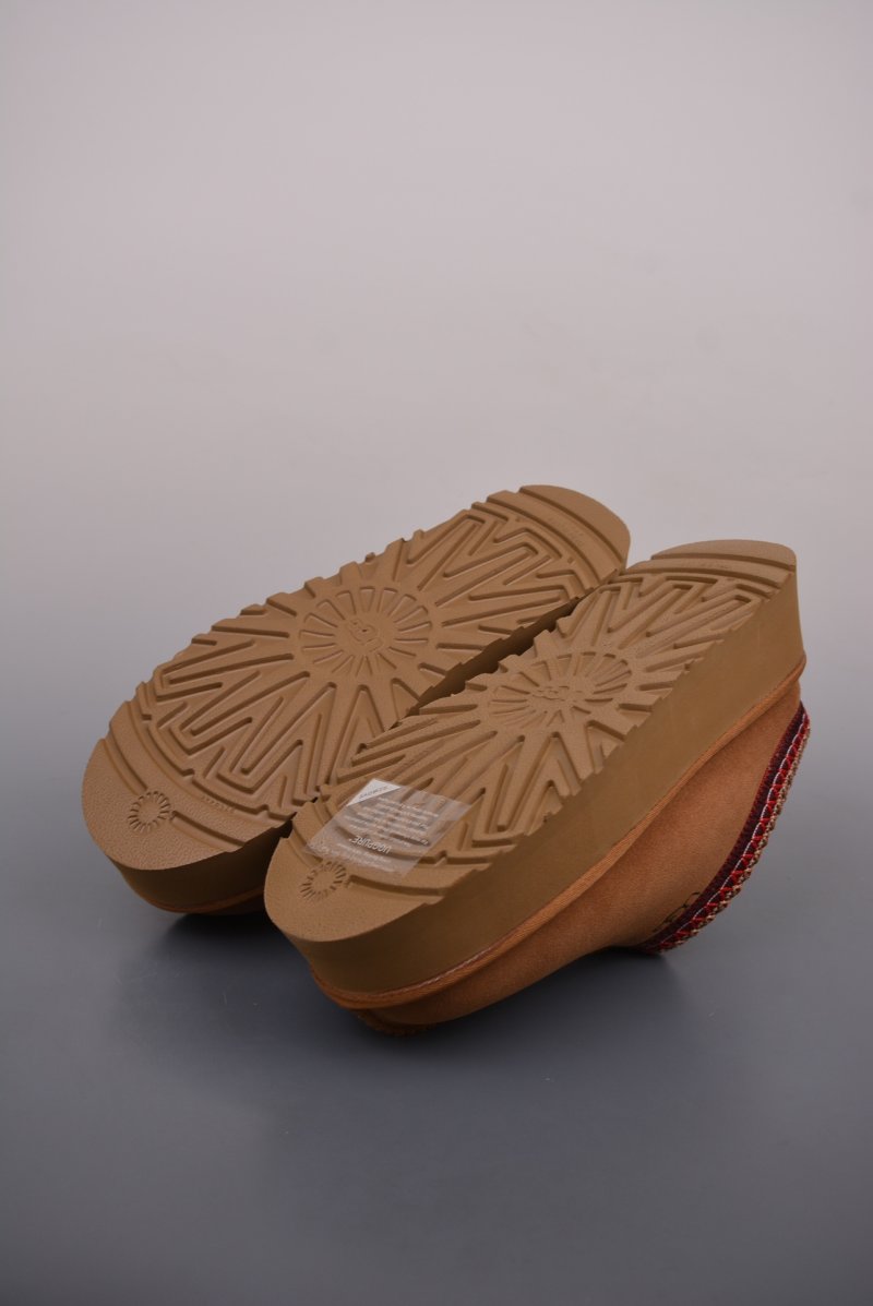 UGG Leisure Tazz Slipper 'Chestnut' view
