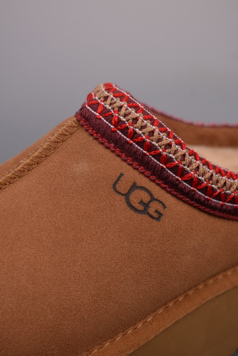 UGG Leisure Tazz Slipper 'Chestnut' view