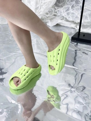 UGG view 5