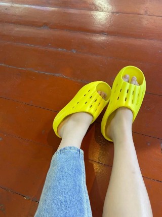 UGG view 7