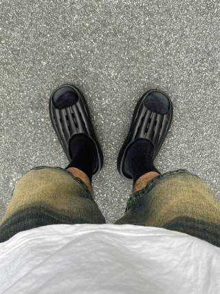 UGG view 8