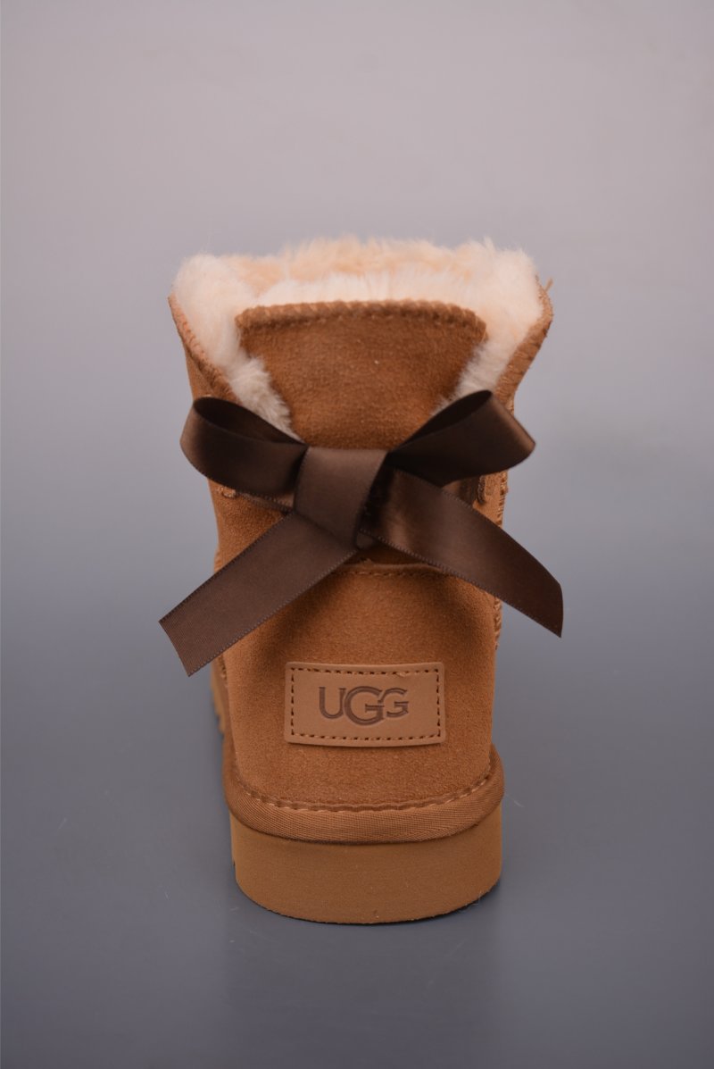 UGG Classic Short view