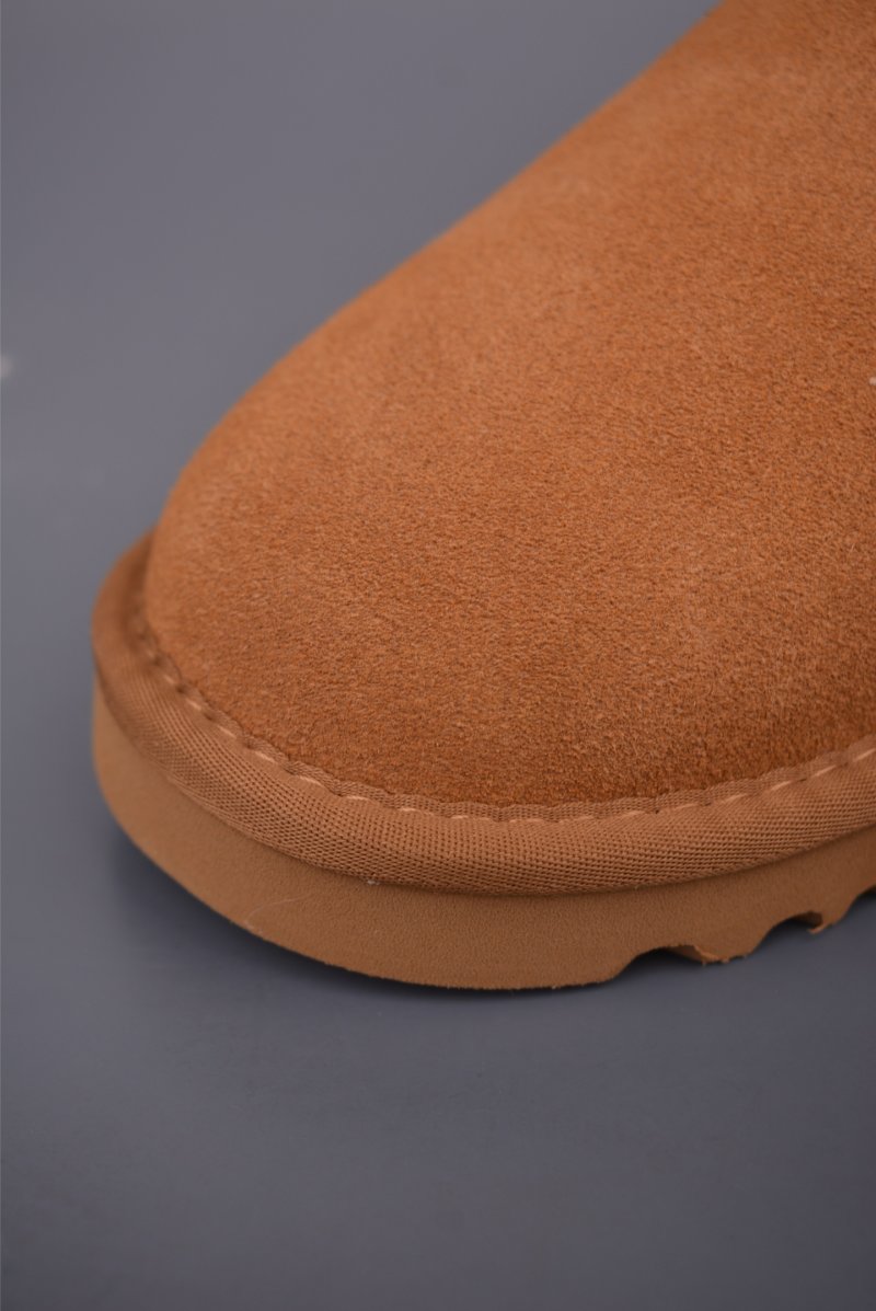 UGG Classic Short view