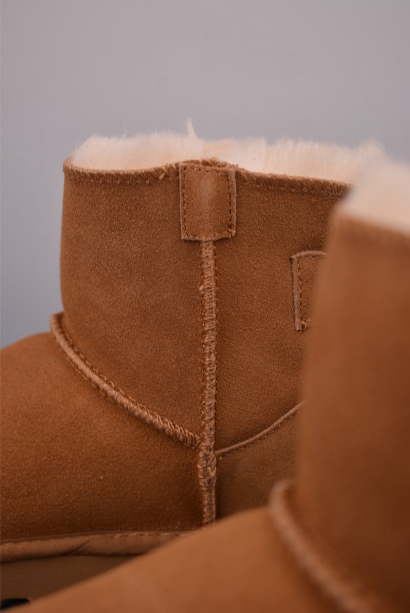 UGG Classic Short view