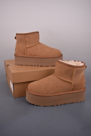 UGG Classic Short view 5