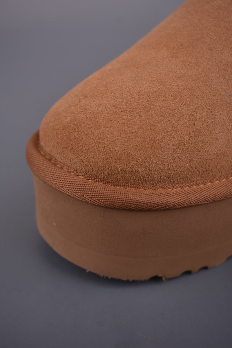 UGG Classic Short view