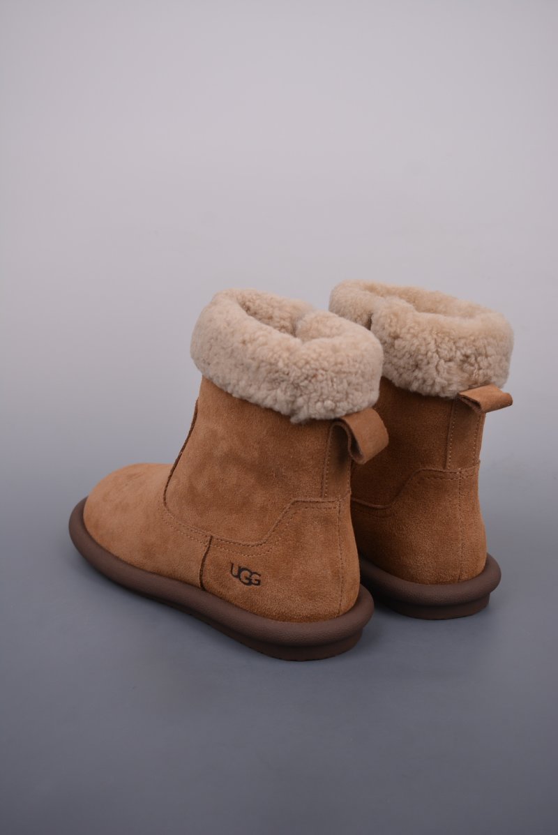 UGG Classic Short view