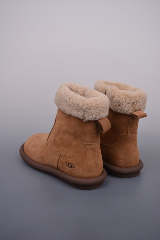 UGG Classic Short view 2
