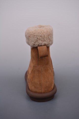 UGG Classic Short view 4
