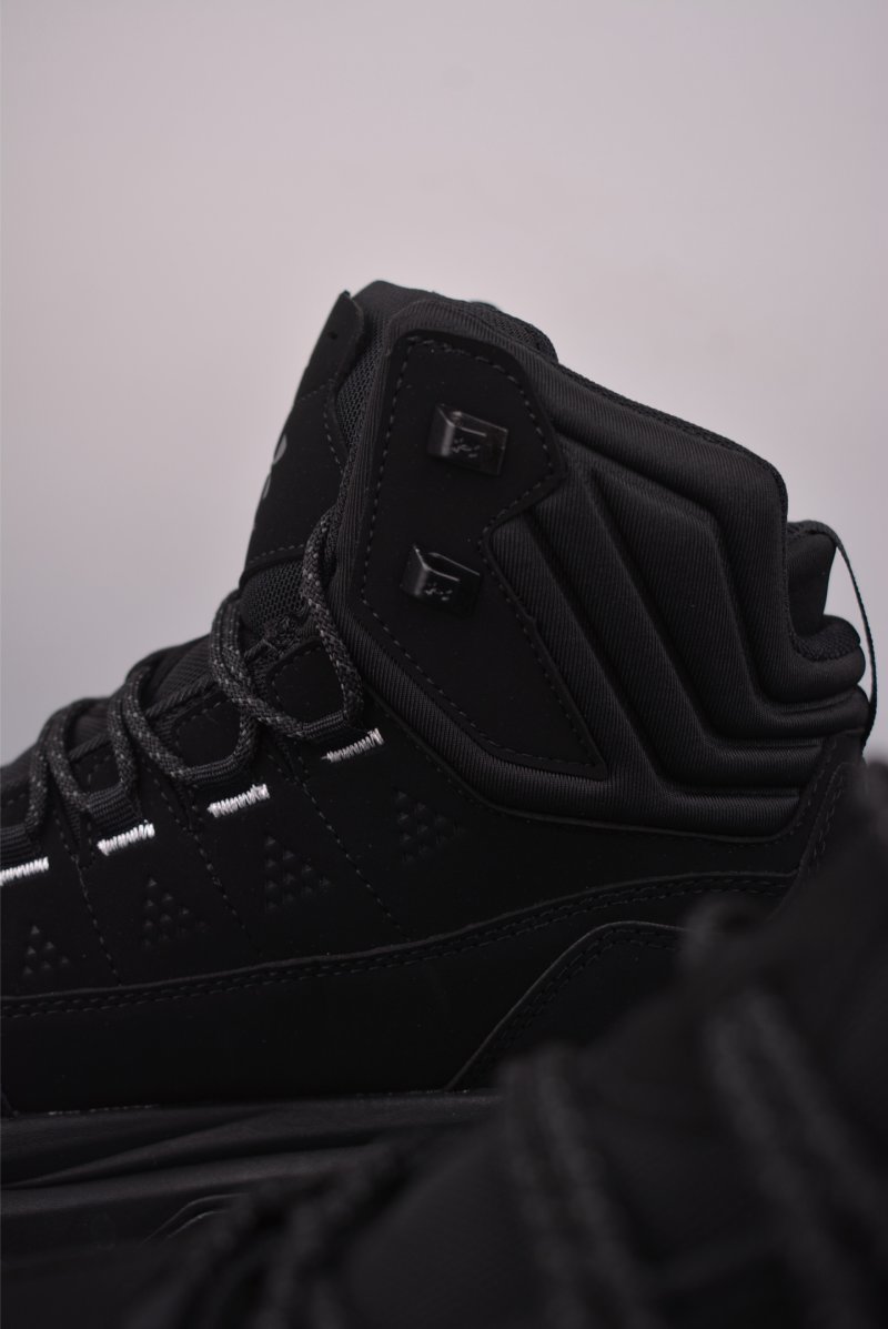 Under Armour UA Raider Waterproof HOVR view