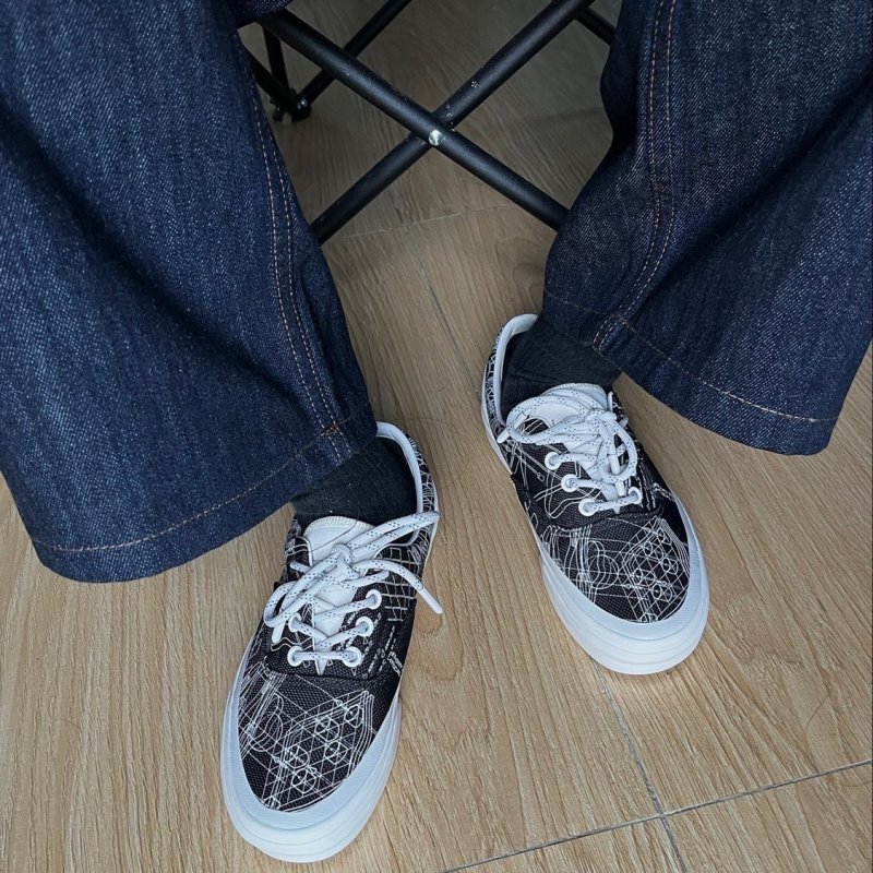 C2H4 x Vans 'Black / White' view