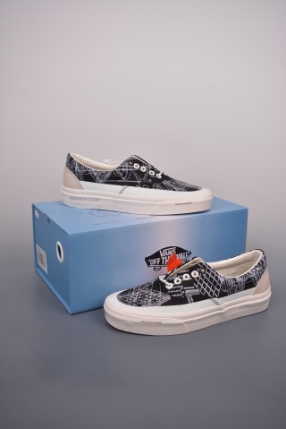 C2H4 x Vans Virtual Reality Alpha Era 'Black / White' view 5