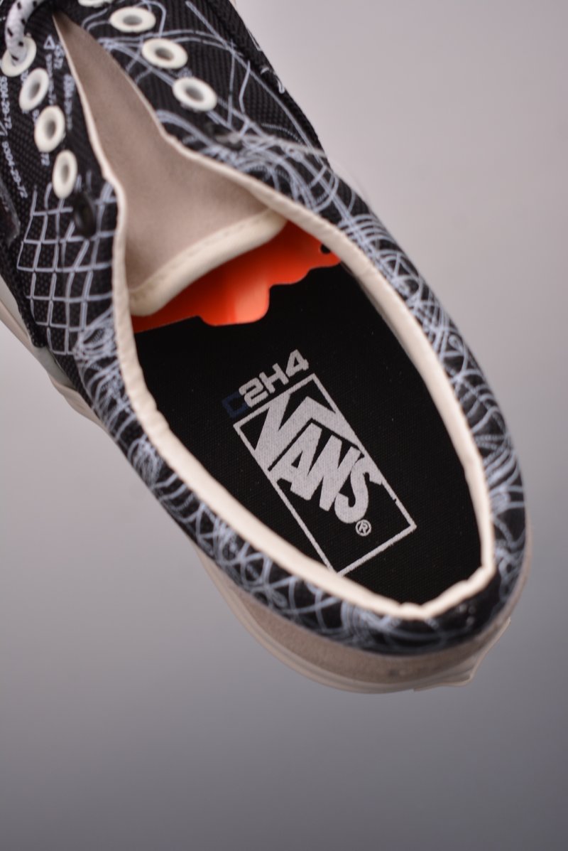 C2H4 x Vans Virtual Reality Alpha Era 'Black / White' view