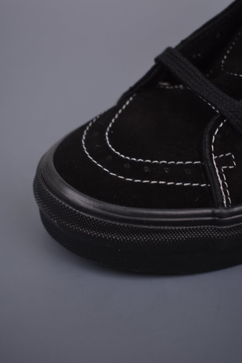 Disney x Vans Sk8-Hi 'Graphic' view