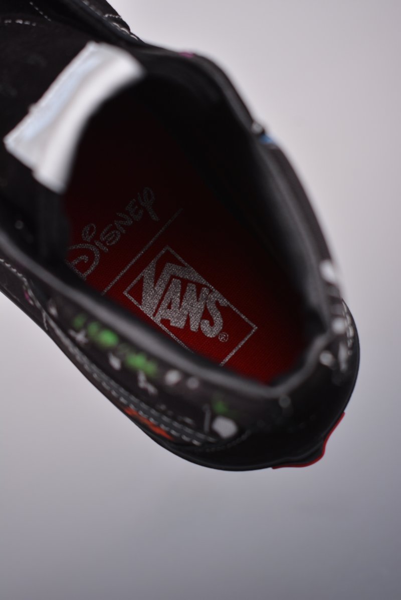 Disney x Vans Sk8-Hi 'Graphic' view