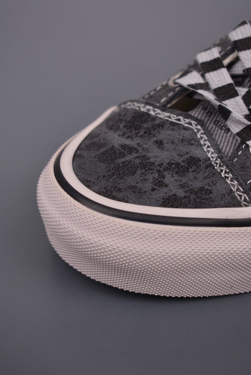 Hirono X Vans UA Style 36 'Black / Grey' view